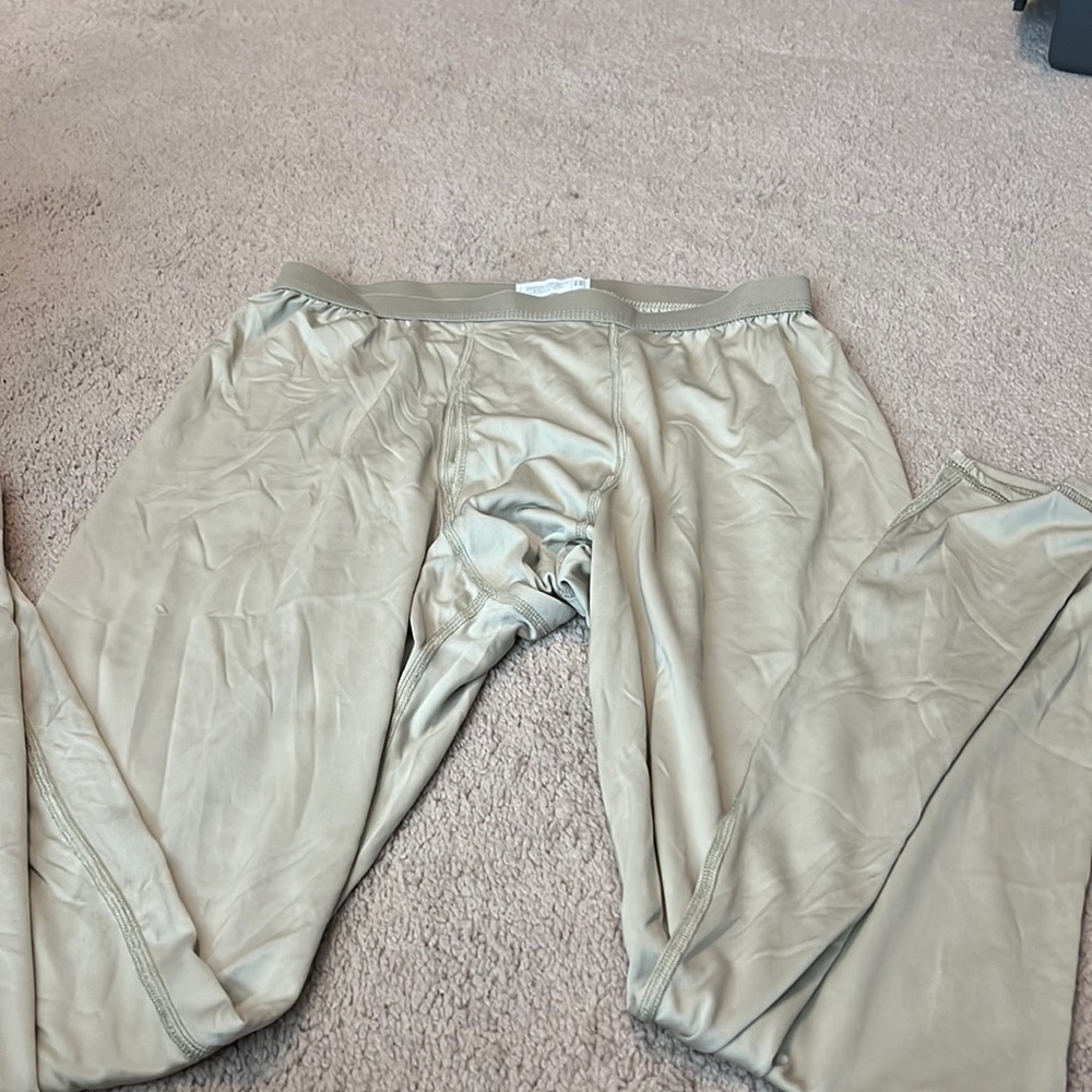 Army lightweight drawers cold weather gear size medium NWT